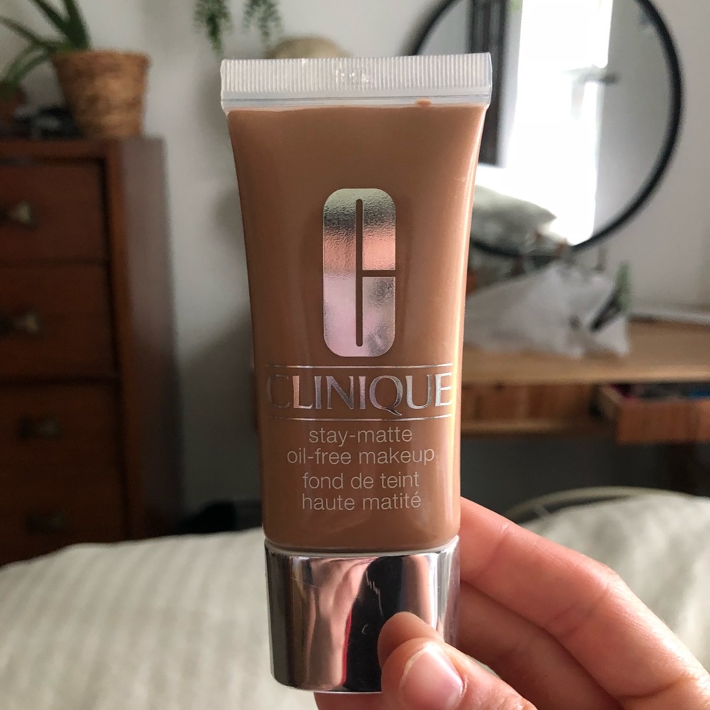 Clinique stay matte foundation